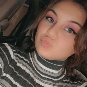 Meet your Posher, Lina